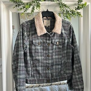 Women’s plaid comber jacket with Sherpa collar SZ XS